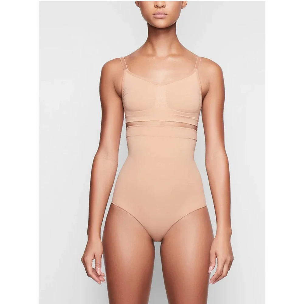 New without tags Skims Seamless Sculpt High Waist Brief Beige Size L